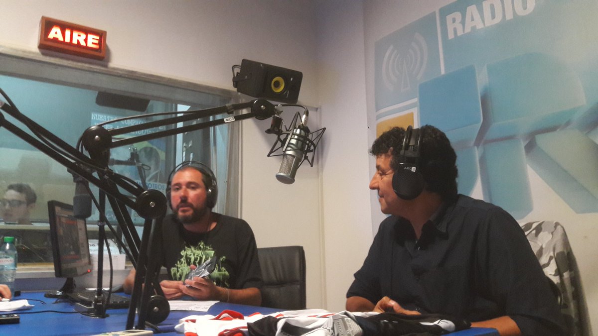 VIVOporLOSANDES's tweet photo. #SomosRivalesNoEnemigxs ||
En vivo desde Radio Urbe FM 97.3
Al aire #VXLA y #SCXTV https://t.co/LcVvdsdcPR