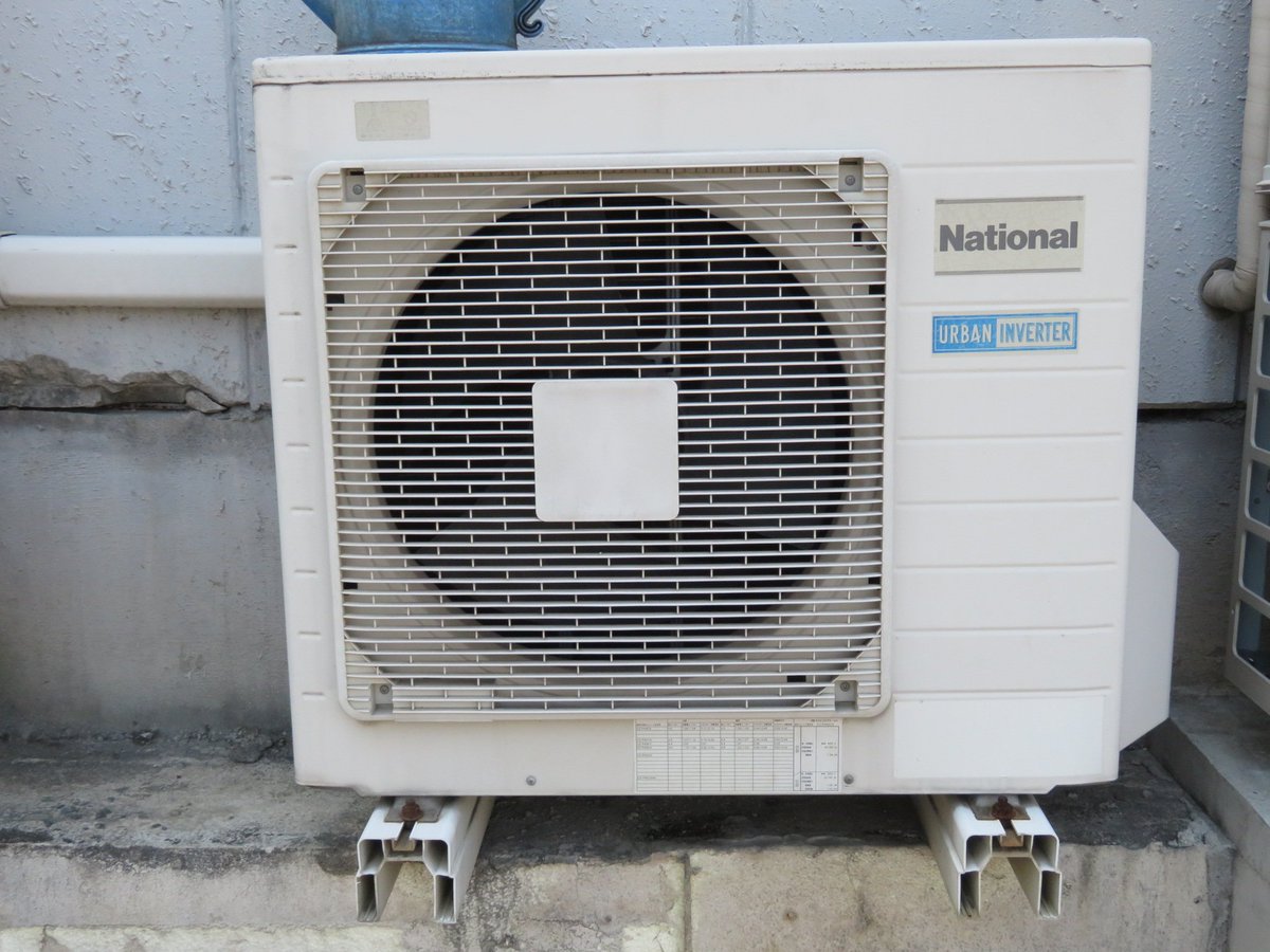 室外機【なーちゃん】 受け渡し決定】HITACHI エアコン2017年製18畳 日立白くまくんRAS-YZ56F2