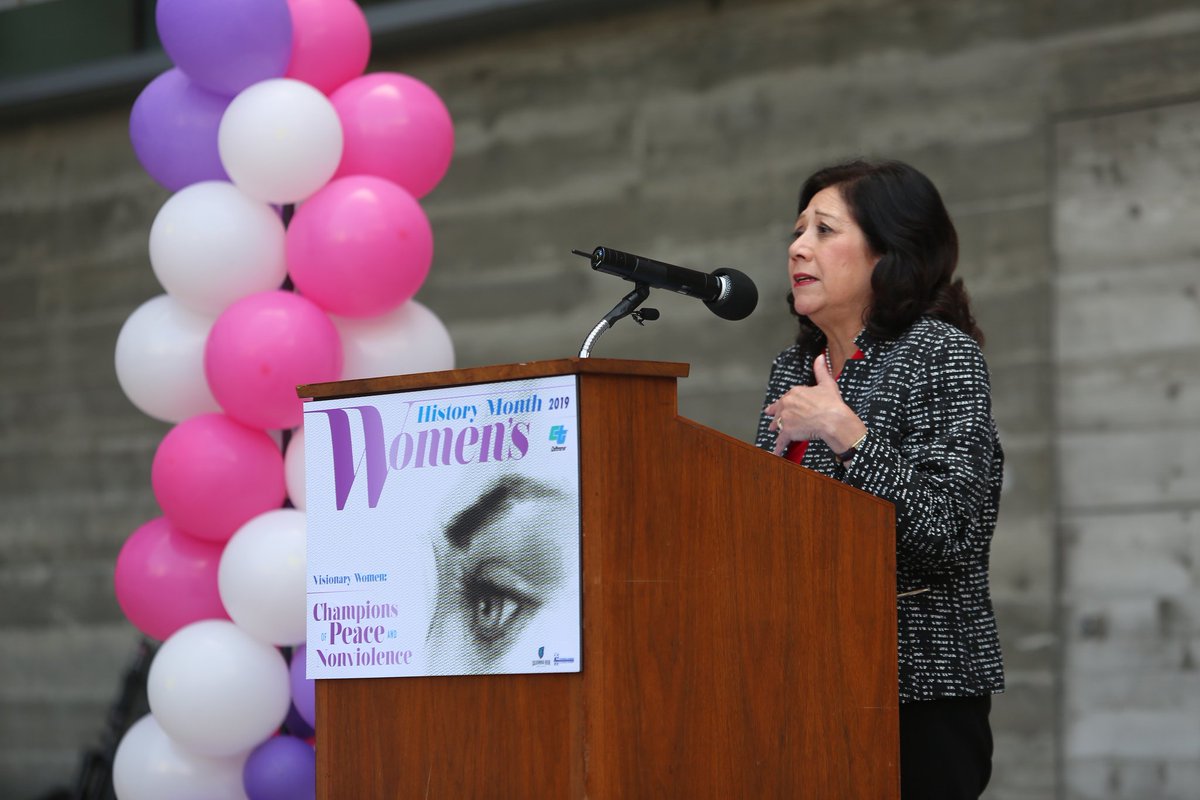 CaltransDist7's tweet photo. #CaltransD7 Director John Bulinski celebrates #WomensHistoryMonth with LA First Dist Supervisor @HildaSolis, our Champion of Peace and Non-violence. https://t.co/Kg1MEUHyPg