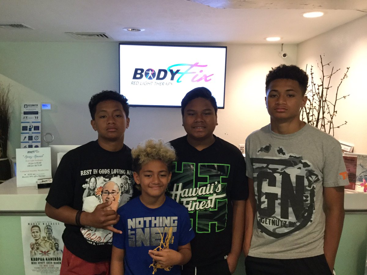 BodyFixHI's tweet photo. Shout out to these young Ewa Sabers Football Players, Blesyn and his brother’s Ethan and Zack! Thanks @so1id1ife7_ryma for bringing the boys in for #recovery...see you guys again soon #bodyfix #redlight #football #ewasabers #alualu #tuiolemotu #getyourfix https://t.co/2ebNzwte2z