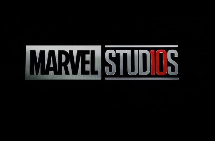 omelete's tweet photo. Poderosa! Angelina Jolie pode estrelar Os Eternos, novo filme da Marvel https://t.co/8Eg7hStOE6 https://t.co/SevZEMXBkp