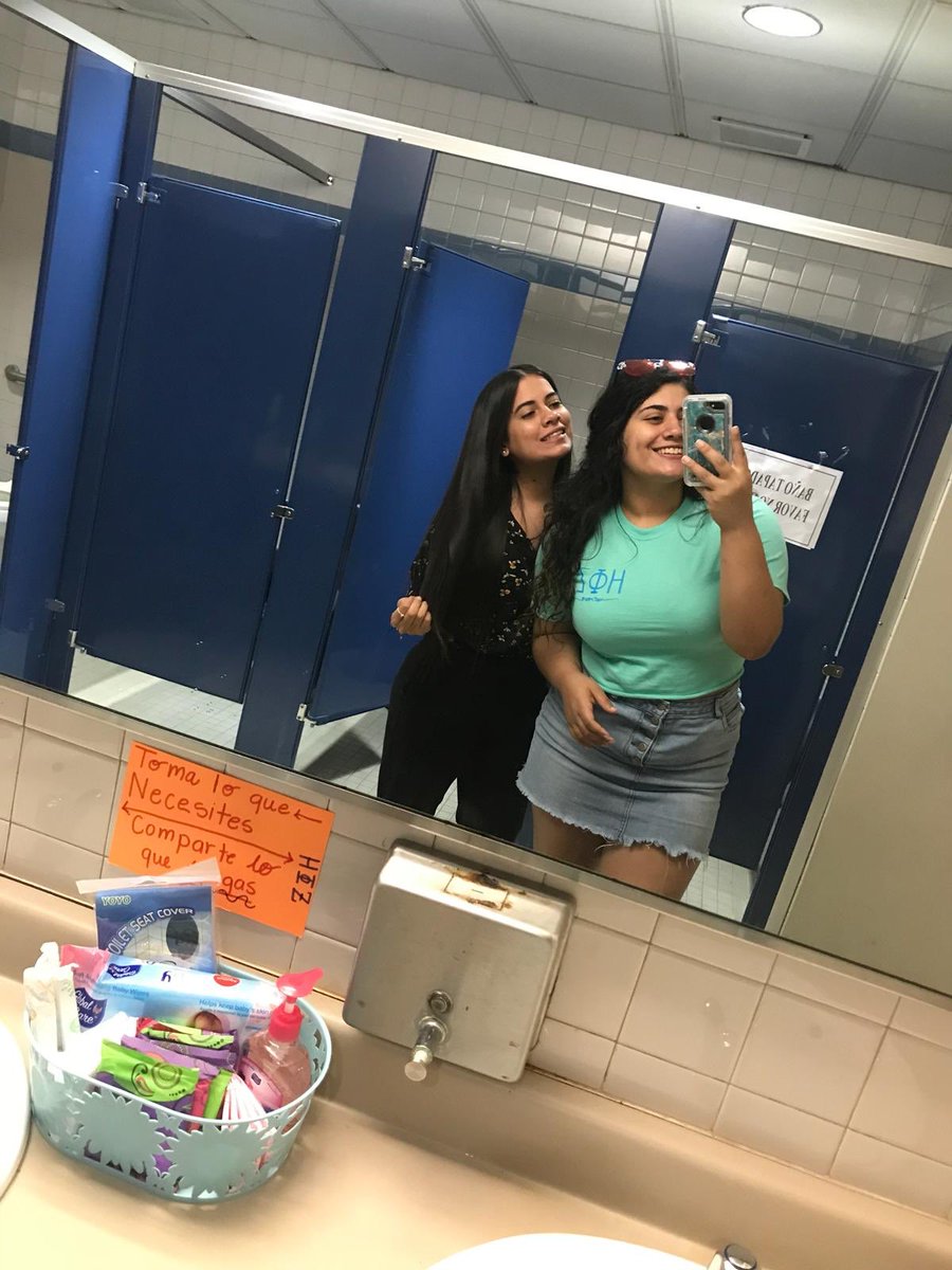 ZetaCap's tweet photo. ¡BENEFICA DE HOY! 💘 
Adoptamos esta idea que surgió desde unas chicas en una escuela superior y la quisimos llevar a nuestro recinto, UPRU. ¡Chicas, sientanse bellas y confiadas por lo que son! #AMOROMNIASUPERAT #SIEMPREJEVAS #BUENASVIBRAS #CAP.ZETA #ETAPHIZETA 💛💚 https://t.co/pYhKFhzUCk