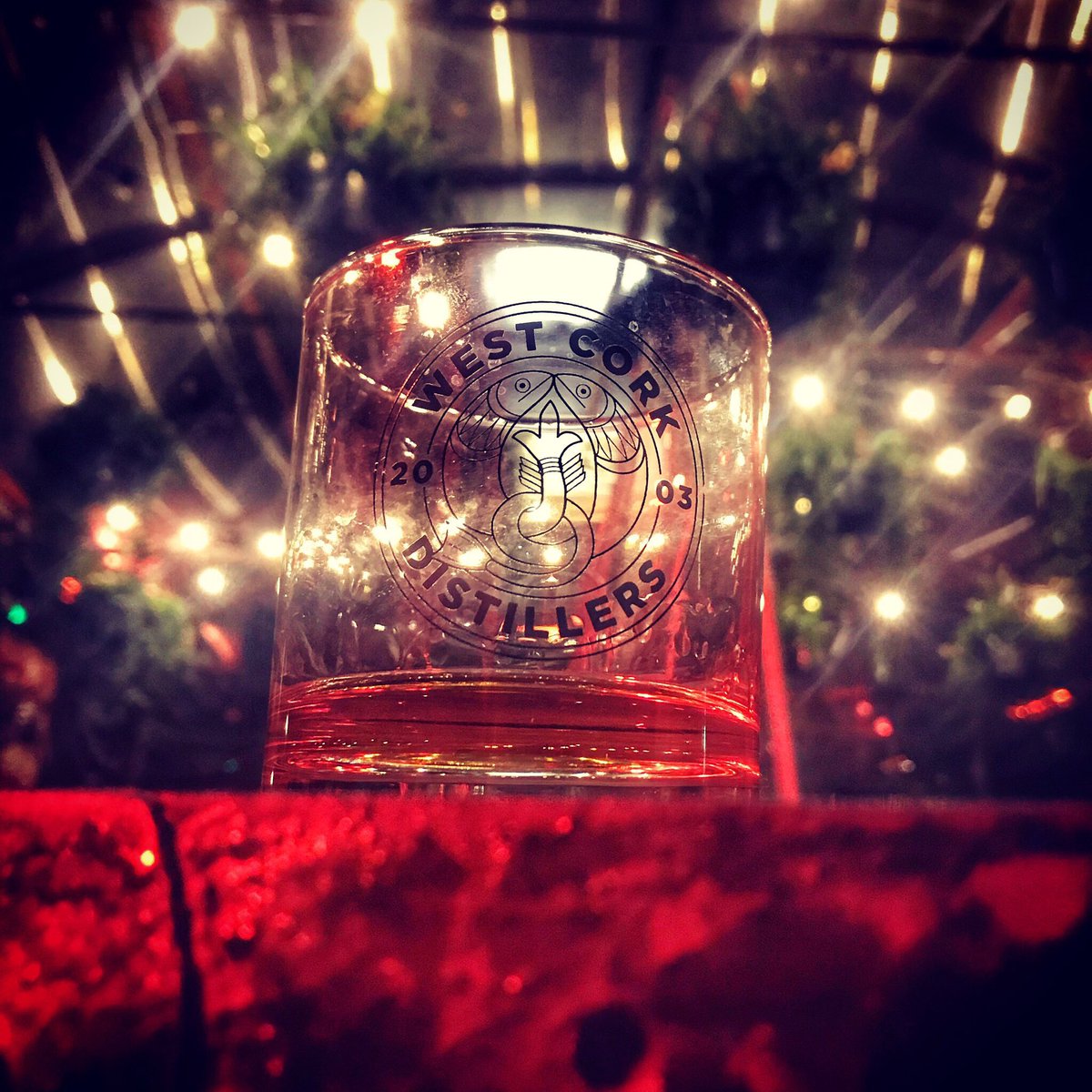 whiskeyfinesse's tweet photo. Disco lights ๐ถ
#BlackCask
#InternationalWhiskeyDay https://t.co/oFvuTtFGXk