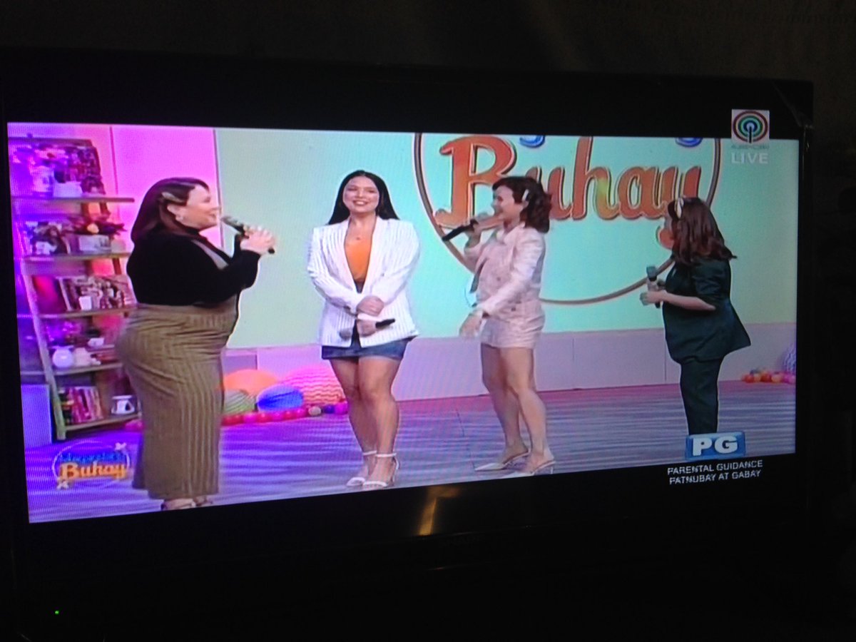 s_franz's tweet photo. @RiaAtayde and @anakarylle on #MbGirlPower https://t.co/mLdReDb7K5