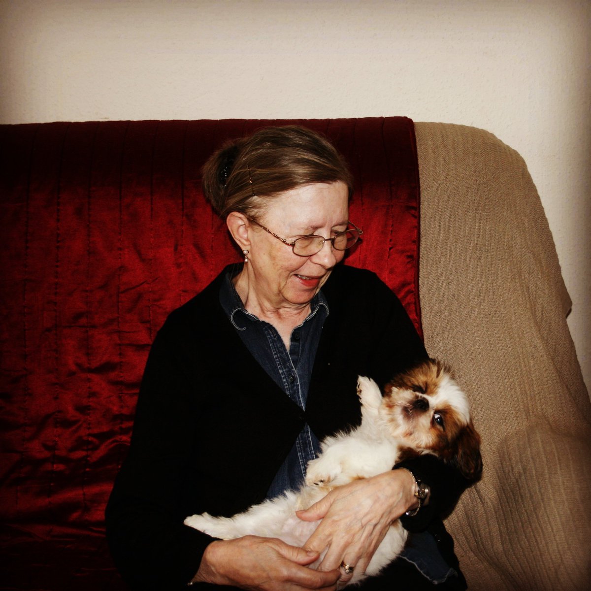 ObiBaylis's tweet photo. Me and my Grandma! She sang me songs and rocked me to sleep! https://t.co/BBM9S6kcnl