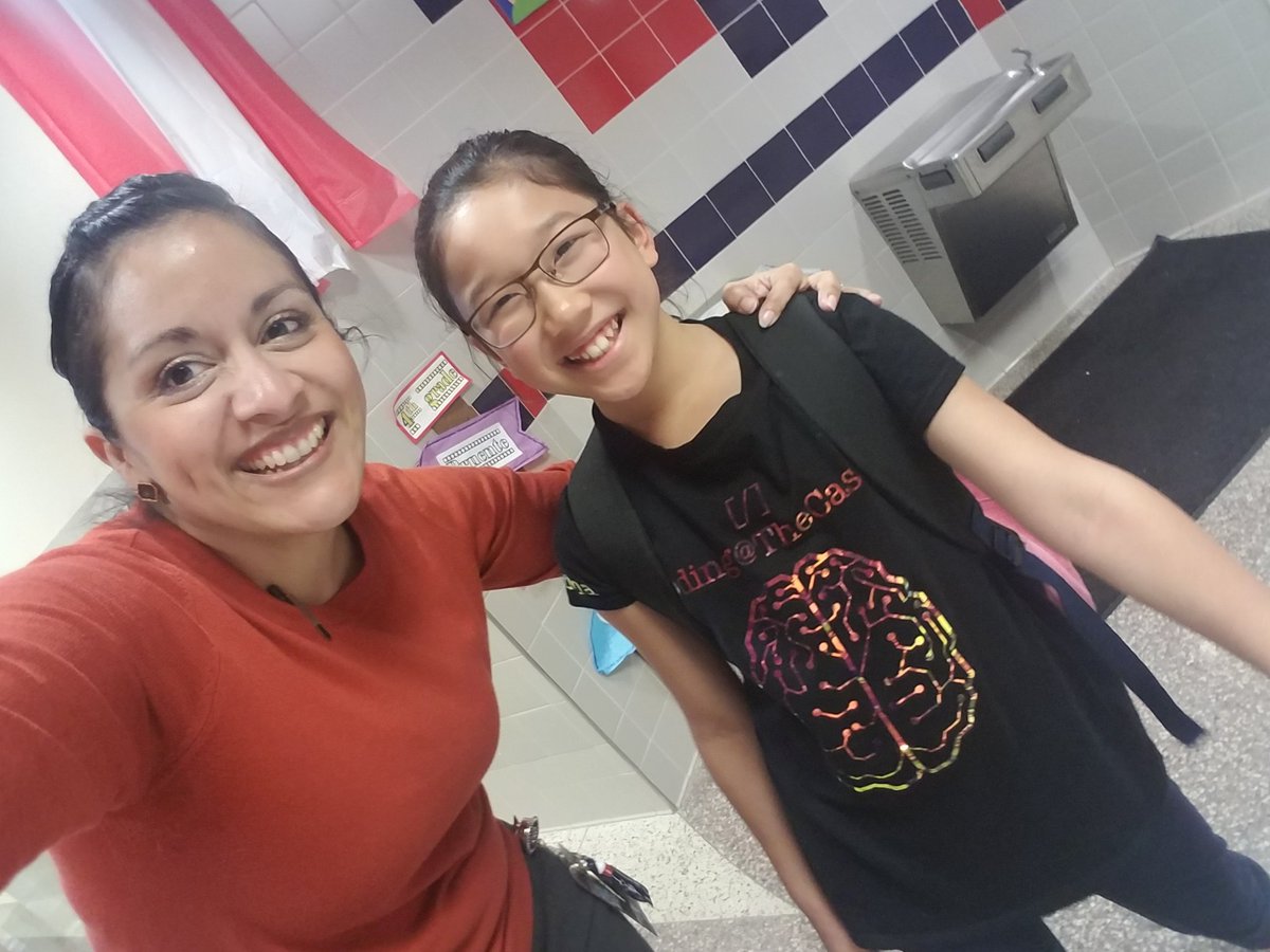 MrsPruenteCCE's tweet image. Bots at Coding Club, I love these kids and how excited they are to learn and explore! 
#codingatthecastle 
#thisismidway 
#thisismidway 
@MISDFoundation 
@CastlemanCreek 
@Sphero 
@UBTECHRobotics 
@JIMURobot