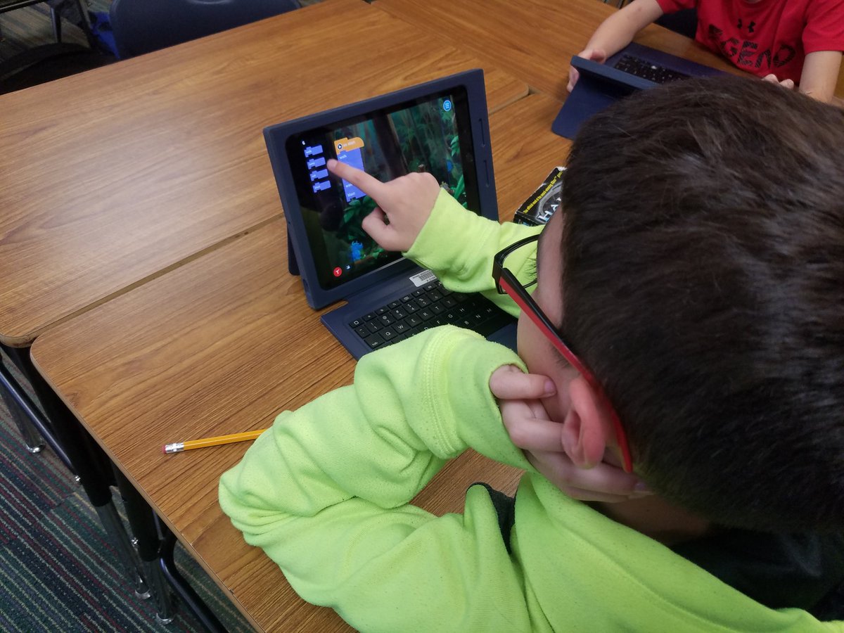 MrsPruenteCCE's tweet image. I LOVE this coding crew! 
2nd through 4th grade learning coding skills through dragon spells in Tynker,  coding club is so much fun! 
#codingatthecastle 
#thisiscce 
#thisismidway 
@CastlemanCreek 
@gotynker