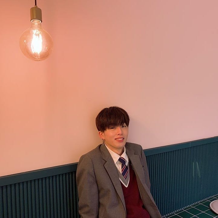 noir_argentina's tweet photo. 《INSTAGRAM • 26.03.29》Actualización de @Noir__official
#느와르 #NOIR #IdolEnérgico #NovioIdol
#민혁 #MINHYUK #김민혁 #김연국 #김시헌 #유호연 #ParqueDeDiversiones #Primavera #LaProximaVez #ADónde #DeberíamosIr?
Trad. Ing: @noir__int
Trad. Esp: @noir_argentina
#HoneyHoney https://t.co/C6hCPumZnp