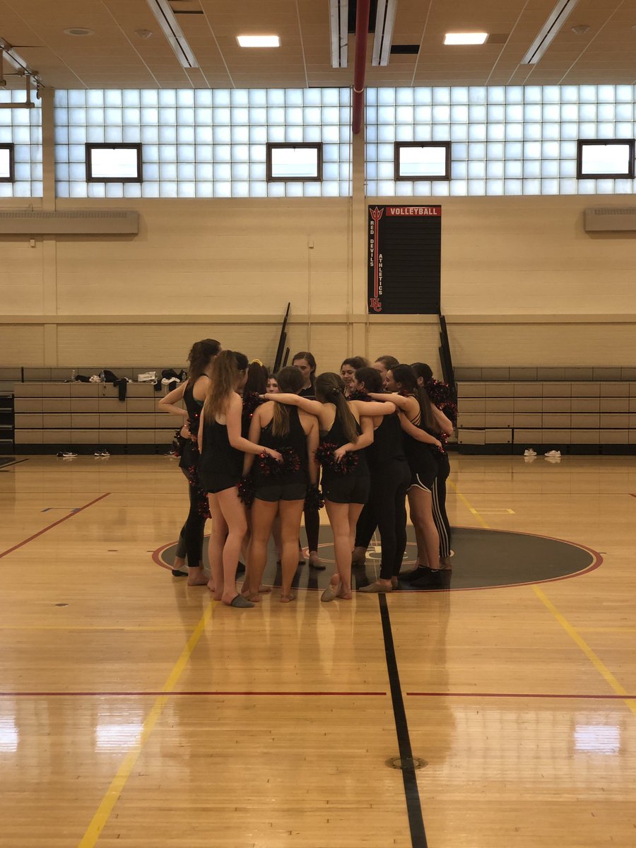 HCRHSDT's tweet photo. What’s better than spending time learning new tricks, technique, and choreography? Learning it from your favorite sister team! Thank you @sjudanceteam for teaching our clinic today and for pushing us like you always do! We love you guys SO much!❤️🖤 https://t.co/hUbZ51Pg9e