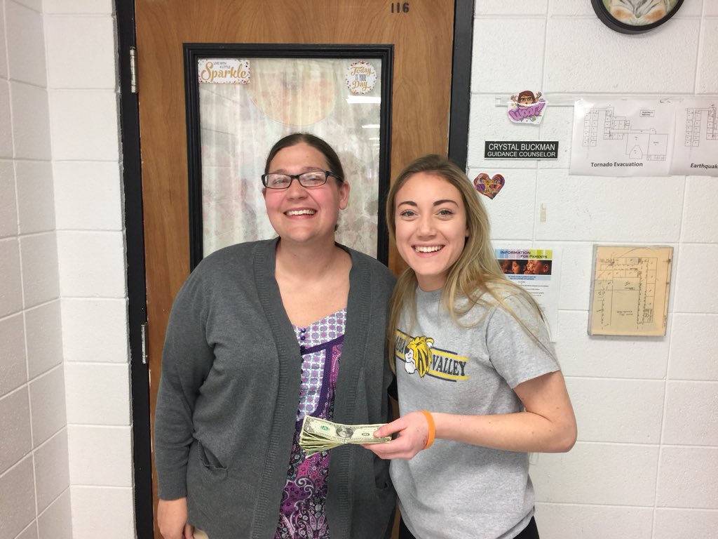 AvhsStuco's tweet image. We could not be happier with how our first annual three-on-three BackPack Impact tournament went! Thank you to all the teams and people that came to watch and support this great local organization! #AvTigerPride 💛🖤