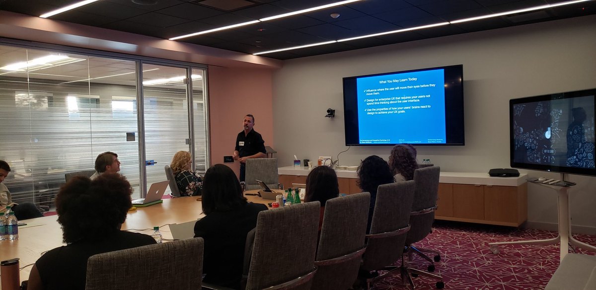 SOFLUXmeetup's tweet photo. Excellent presentation tonight by @uxphd https://t.co/KdlTlBwpA6