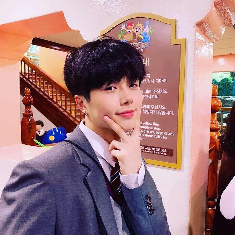 noir_argentina's tweet photo. 《INSTAGRAM • 26.03.29》Actualización de @Noir__official
#느와르 #NOIR #IdolEnérgico #NovioIdol
#민혁 #MINHYUK #김민혁 #김연국 #김시헌 #유호연 #ParqueDeDiversiones #Primavera #LaProximaVez #ADónde #DeberíamosIr?
Trad. Ing: @noir__int
Trad. Esp: @noir_argentina
#HoneyHoney https://t.co/hnKkWtrxxb