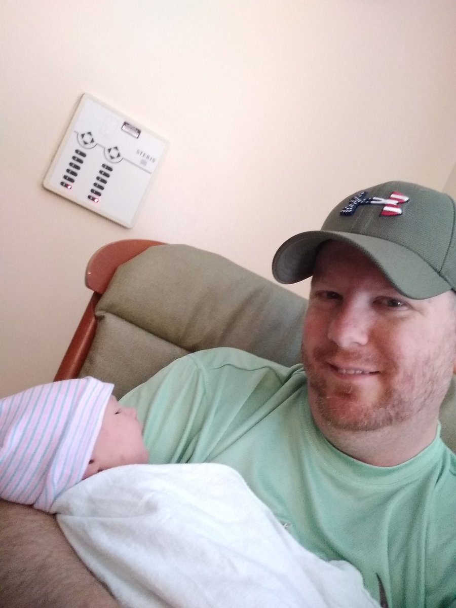 JCO1983's tweet photo. 12:04pm I became a father of this wonderful little ray of sunshine. Piper Lucielle weighs 7lb and is 20 1/2 inches long. #BabyPiper #MyFirstKid #Daughter https://t.co/sngQWjae1n