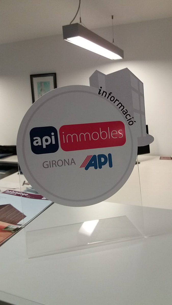 erasmolopez's tweet image. Los buenos profesionales quieren crecer, formarse y dejarse aconsejar. 
Ayer estuve formando a un grupo de agentes inmobiliarios de Girona en el @apigirona

Próximo: "Redes Sociales para inmobiliarios"
Organiza: @_immoscopia
03/04 - Cambrils
Inscripciones: immoscopia.com/formacio/produ…