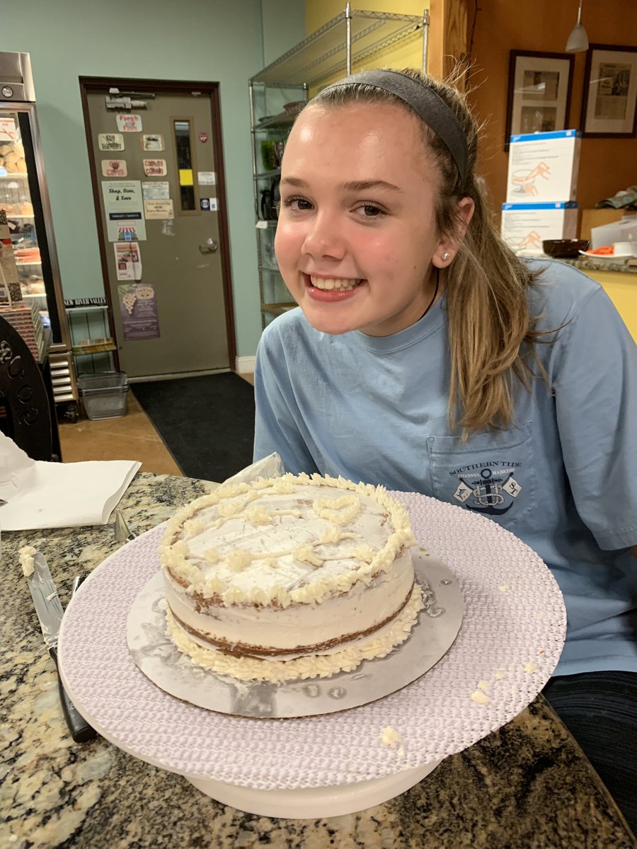 clarelevison's tweet photo. Cake decorating class! @GourmetPantryVA https://t.co/sU32URHruA
