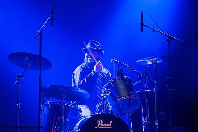 ElegantDevils's tweet photo. Rob keeping the beat.
*
*
#elegantdevils #music #musically #musicians #rock #rockstar #rocknroll #rockband #band
#musician #loud #rockmusic #independentmusic #turnitup #livemusic #livemusicvenue #livemusicto #originalmusic #newmusic #coversong #gibson #f… https://t.co/5iqJHT3gmi https://t.co/fN5tT53JSr