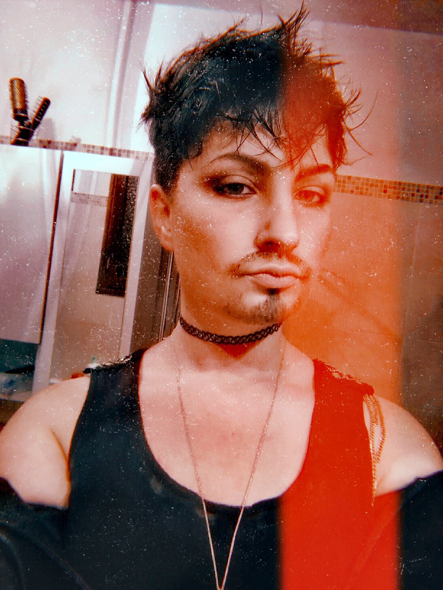 'Sobriety is super overrated.'
—Klaus Hargreeves
#TUA #UmbrellaAcademy #TUACosplay #TUATuesdays #UmbrellaAcademyCosplay #KlausHargreeves #KlausHargreevesCosplay #TheSeance #NumberFour #NumberFourKlaus #Klaus #Makeup #MakeupTest