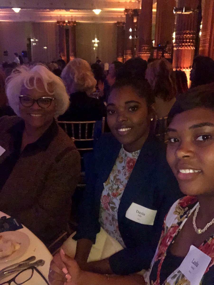 Davia_Dally's tweet photo. At @PhillySJUnited Gala tonight proudly supporting the initiative to empower young women and create future leaders. #WomenUnited https://t.co/gy5DtxhjCV