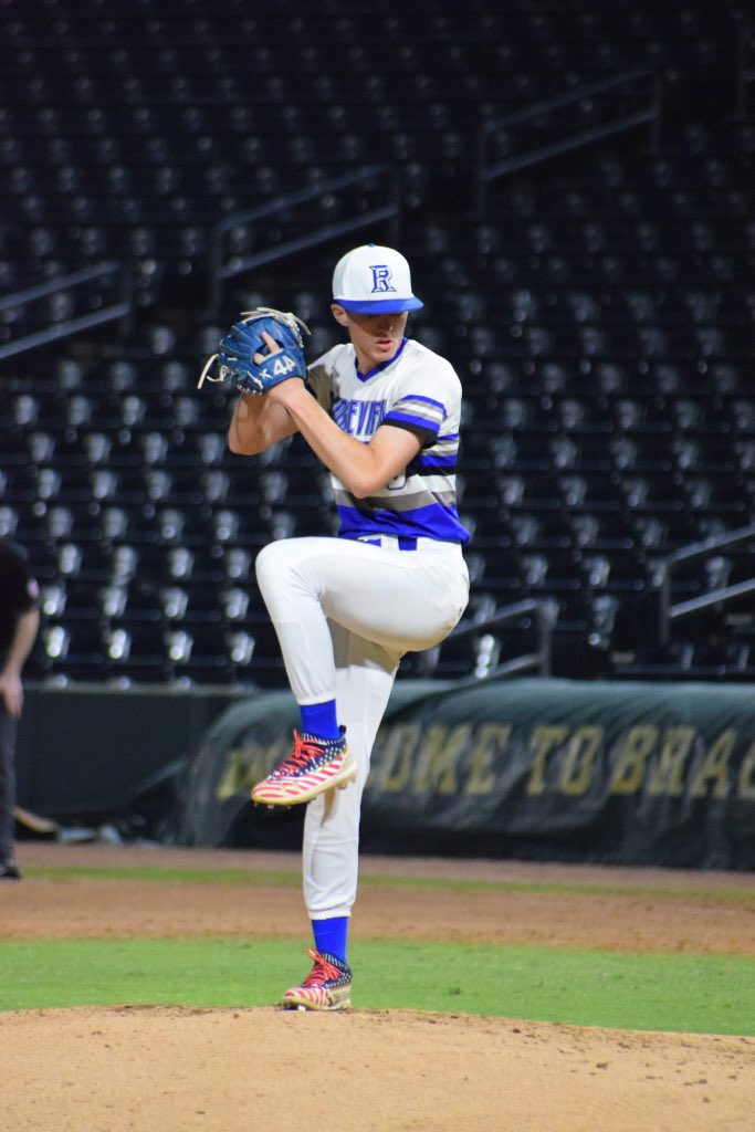 EvanWickeri's tweet image. I am proud to be given the opportunity to further my baseball career at FSCJ. I want to thank God for giving me the chance to play college baseball, and I am very grateful for my family, friends and coaches for all the help and support. #GoBlueWave #RideTheWave 🌊🏄‍♂️