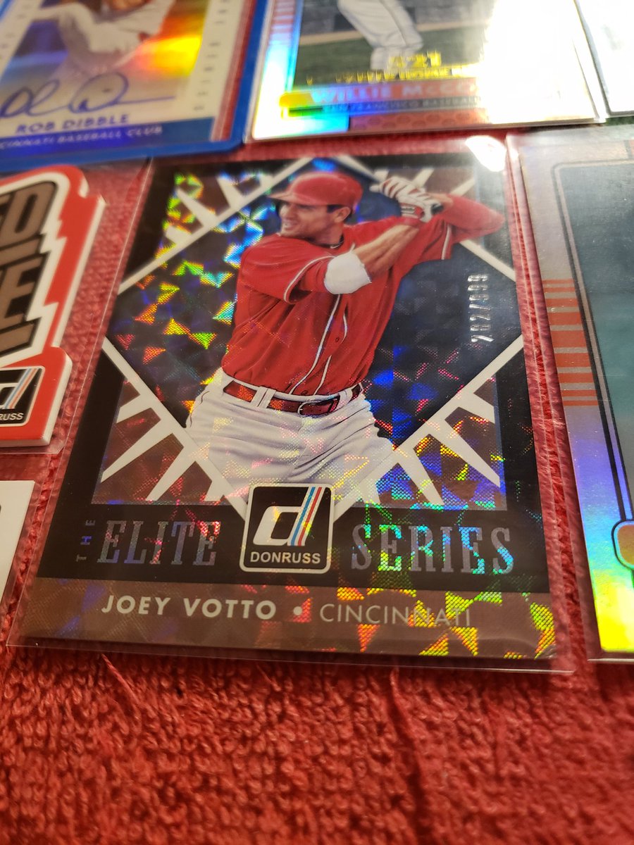 footballcrdonly's tweet photo. Awesome Donruss ⚾️ break at #SmokeBreaks tonight! Congrats @nanadanon on the Young 1/10!! @Nsalmon13 snagged the Adrianza auto and the Belt bat relic! &amp; @timmyahearn got the throwback auto of Rob Dibble /99! Great stuff!  @CrattyPatty25 https://t.co/GOynBihLuL