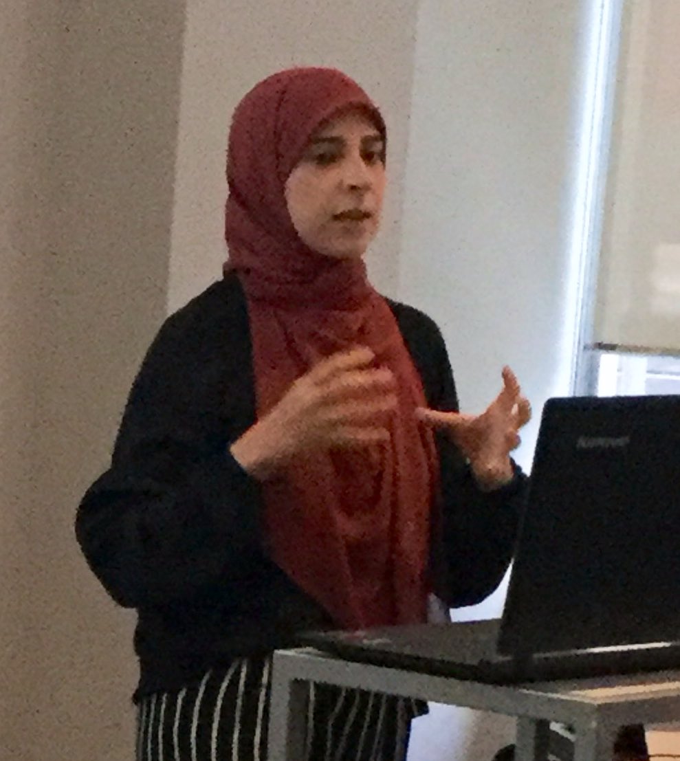 LanguagesNSW's tweet photo. Reem Al-Ashhab  uses augmented reality and virtual reality to teach languages. @STEMShare kits https://t.co/b3NAz2jFrd can be used in #NSWDoE schools. #DoELanguages https://t.co/yNOMtaDzu4