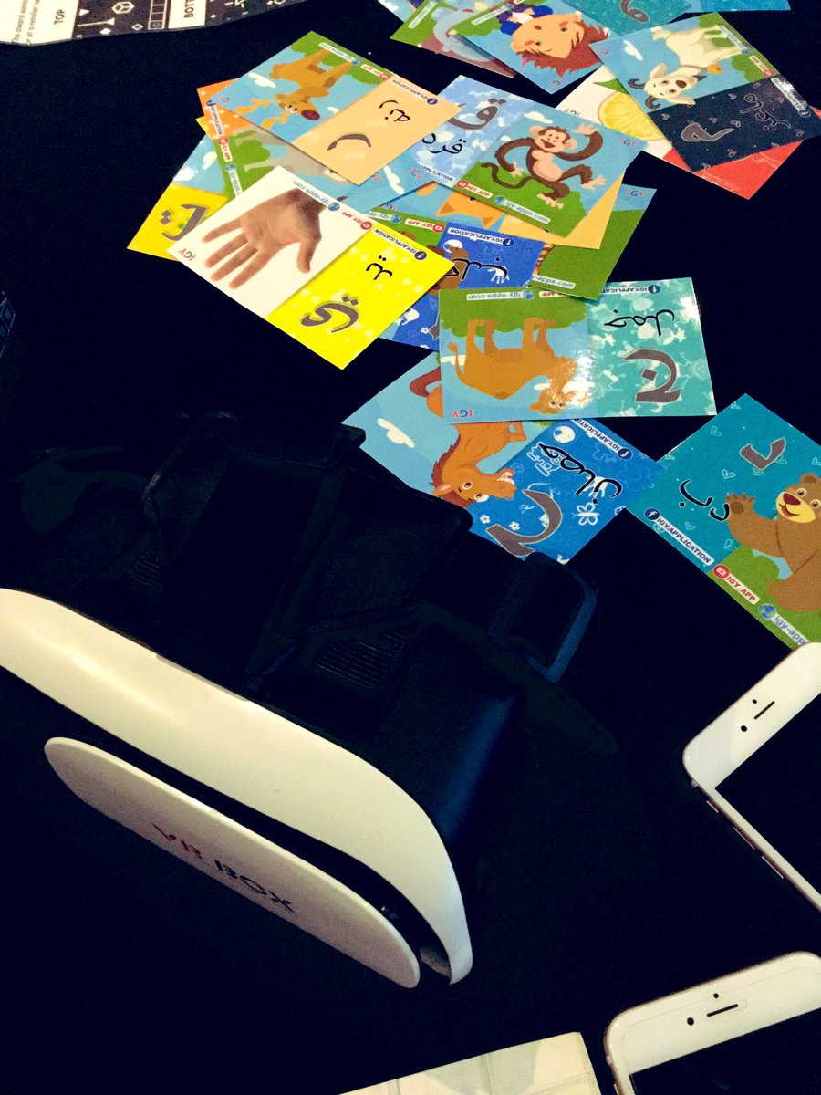 LanguagesNSW's tweet photo. Reem Al-Ashhab  uses augmented reality and virtual reality to teach languages. @STEMShare kits https://t.co/b3NAz2jFrd can be used in #NSWDoE schools. #DoELanguages https://t.co/yNOMtaDzu4