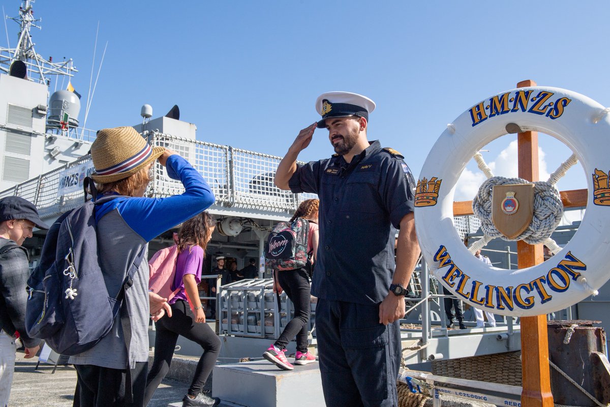 NZNavy's tweet photo. OPEN DAY || On Saturday, Wellingtonians are invited to tour #HMNZSWellington which will be berthed at Queens Wharf. 

🗓 Saturday 30th March 
⏰ 11 am - 3 pm 
📍 Queens Wharf, Wellington 
👉 https://t.co/t7rr22M9Y9

#NZNavy https://t.co/MsMurkSzVa