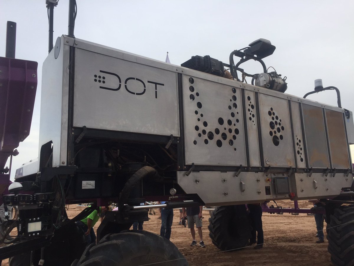 nateagronomist's tweet photo. Got to #seeDOTrun today, pretty cool! It will be interesting to see the evolution of autonomous machines in the future #agriculture #precisionag https://t.co/grmzzwIiuk