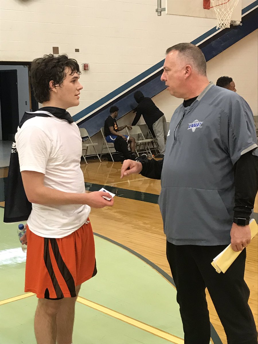 ExposureMetro's tweet photo. Many of our participants impressed the college coaches in attendance tonight! Many heard from coaches tonight &amp; many will be hearing from coaches in next few days! @CoachStinnett @CoachJeffMorrow @johntinsley11 https://t.co/nk43zY5399