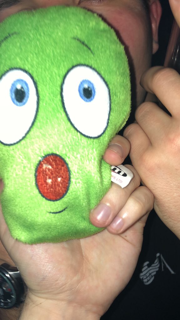zoe_speaker's tweet photo. Oul green bean, wapped as always, how can he save the world after triple dropping https://t.co/xr52PqxeQQ