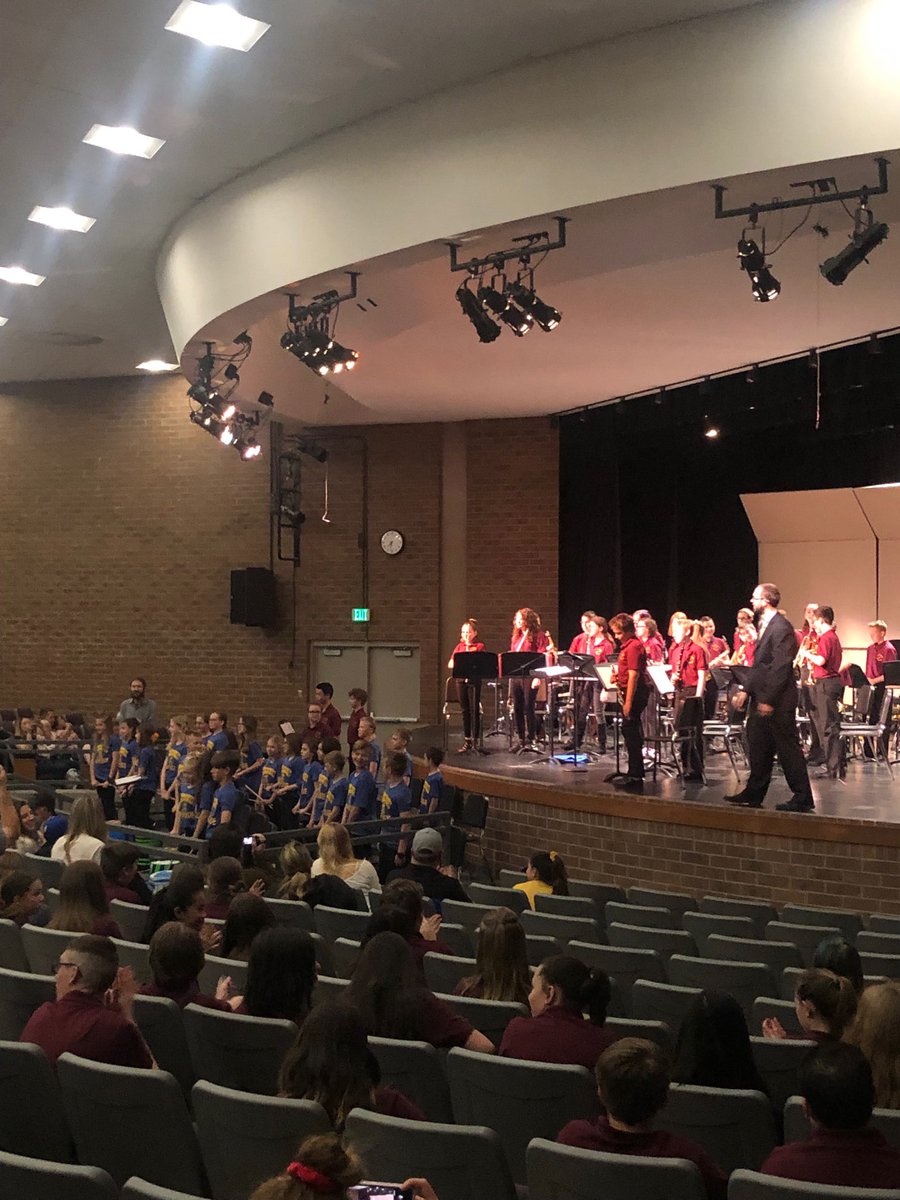 Awesome concert tonight highlighted by a cool collaboration with the WMS band and the Grandview Groove! Thank you Mr Swanson and Mr Maley!#musicforthemasses #weldre4 #wmswizards