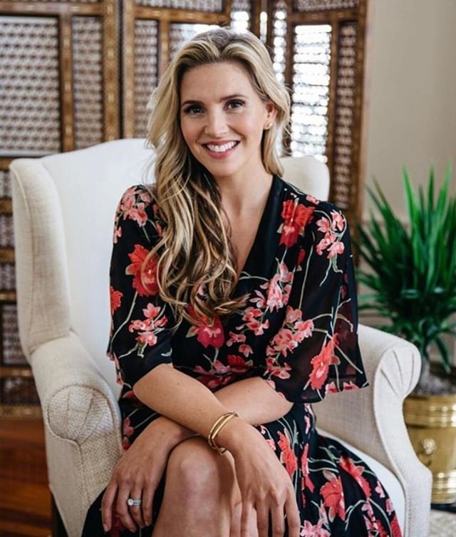 wellinsiders's tweet photo. What happens when you have a true entrepreneurial spirit and you set intentions? You can actually manifest your dreams. @barebeautyblog founder Jessica Morse is a fab example of this. The successful clean beauty blogger just opened @thewaterroomofficial,… https://t.co/ezRaM26zex https://t.co/XN0cn0ddl1