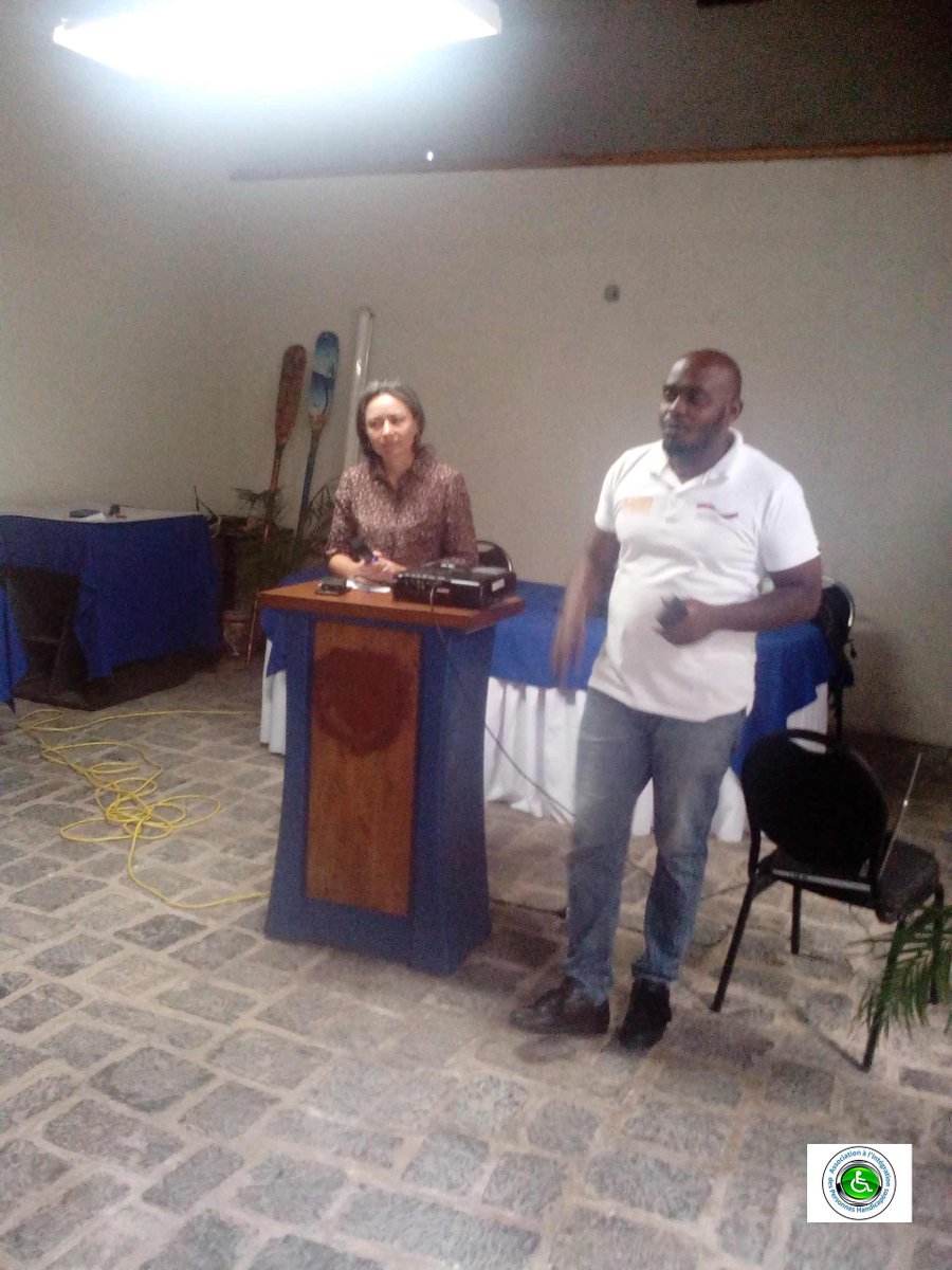 AssiphaA's tweet photo. Jour 1: Jeudi 27 mars 2019. #Formation en Gestion des Risques et Désastres (GRD) avec l'Organisation "Arbeiter-Samariter-Bund" (ASB) avec la participation trois (3) organisations dont: #ASSIPHA, #OFRYH, #COFAREP, tenu à Fort Royal Hôtel de Petit-Goâve. https://t.co/RlLrXUQMCG