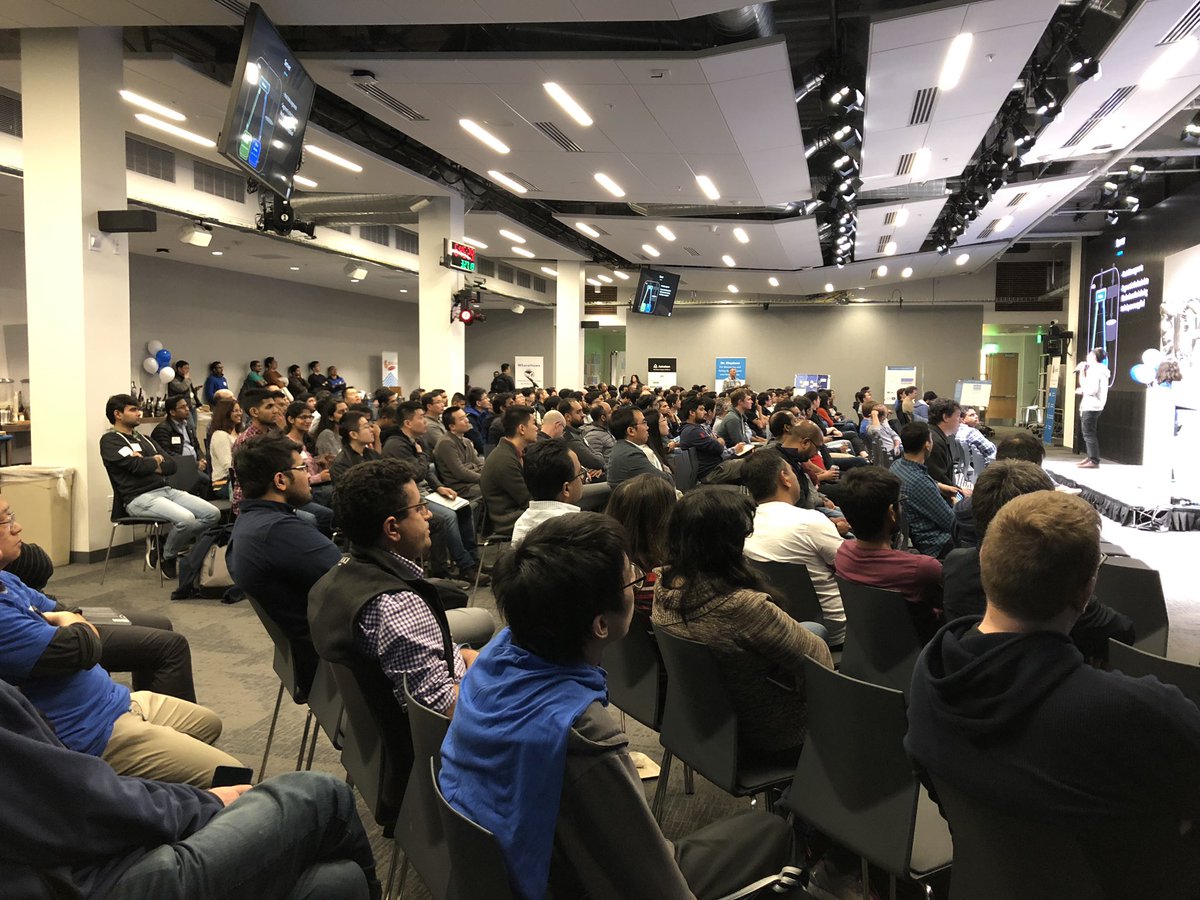 shirshanka's tweet photo. Super full #superchargedOLAP meetup. I’m lucky I got a seat after speaking. 😁 https://t.co/gvhpon8OXS