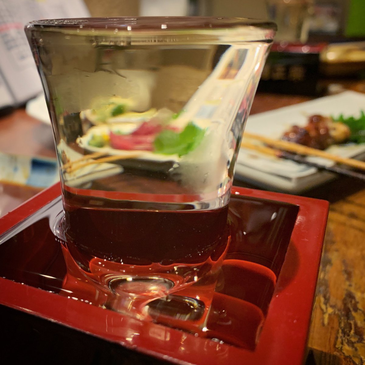 toruhanai's tweet photo. Hana散歩📷🍶 #はなさんぽ #散歩写真 #写真散歩 #散歩のお楽しみ #大七 #大七生酛 #日本酒の向こうに #表面張力 #toruhanai #tokyostreetphotography #streetphotographer #sake #sakeandsashimi #daishichi #daishichikimoto #iphonexr #写真好きな人と繋がりたい #ファインダー越しの私の世界 https://t.co/0o9hgL4qyB