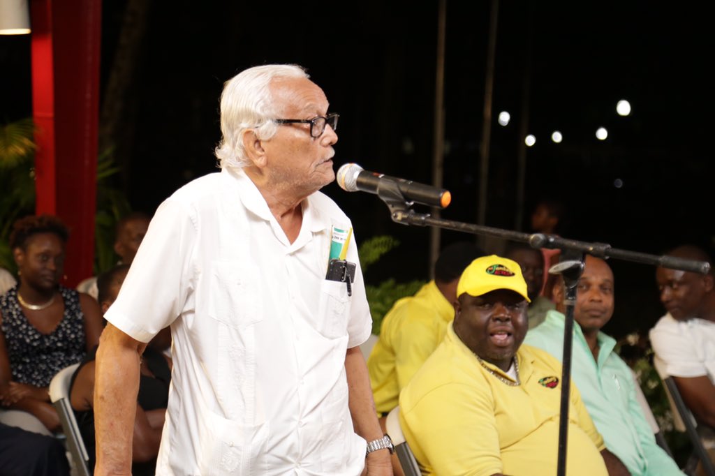 AndrewHolnessJM's tweet photo. We are committed to keeping the country strong, growing and working for all Jamaicans. Tonight, I had a very engaging session with the Port Antonio business community to discuss plans for East Portland and how we will partner to implement these plans. https://t.co/iTFi5IAoy6