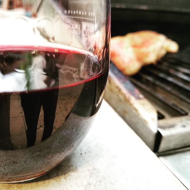 floater99's tweet photo. Well we'll well...#ItsSummerRight?, my old friend, good to see you again.
.
.
.
#Wine #winewednesday #redwine #grilling #meat #pork #porktenderloin https://t.co/6bArzpVAM9 https://t.co/HRTZAmYsWU