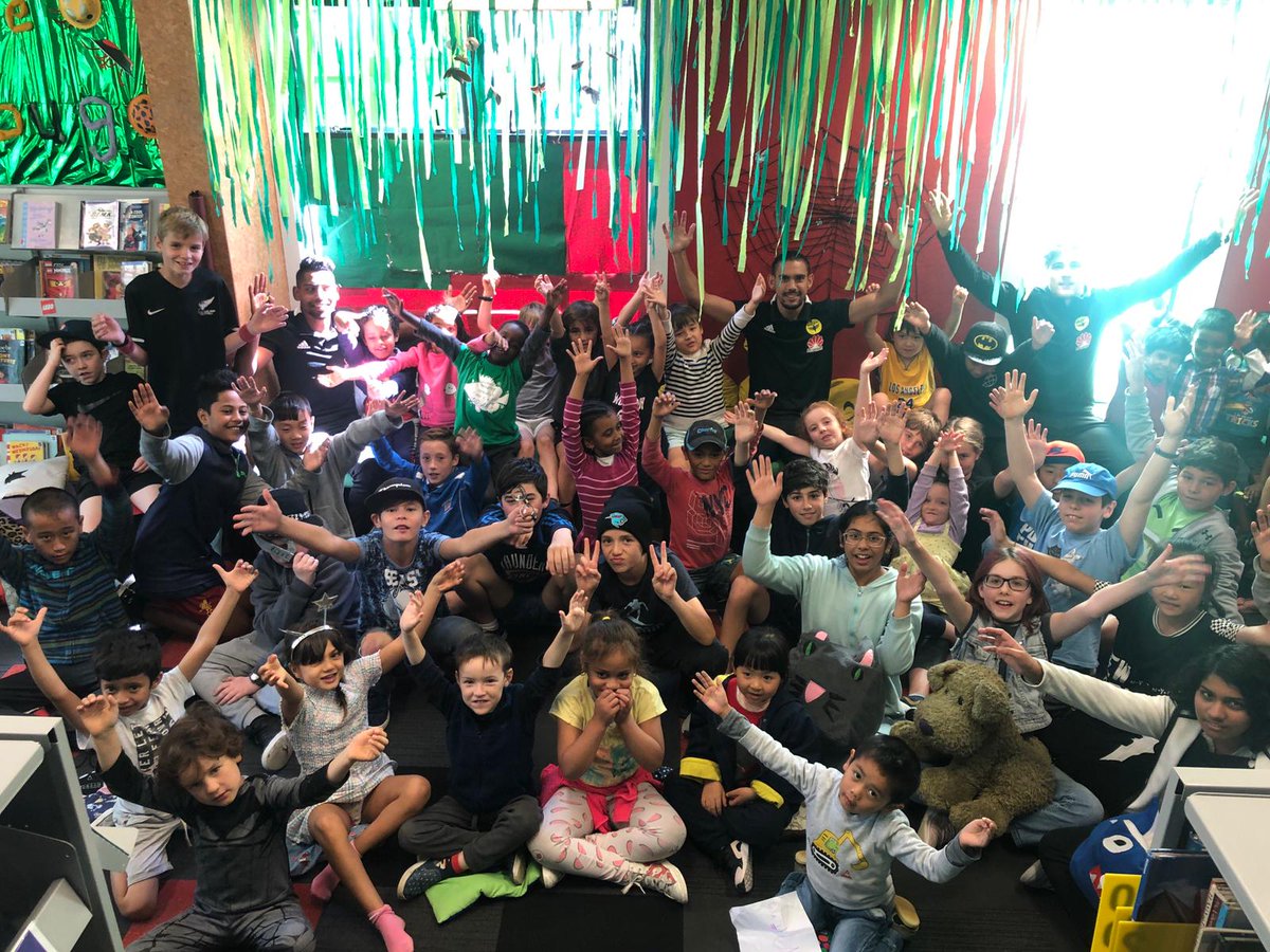 WgtnPhoenixFC's tweet photo. COMMUNITY | ๐ It was book week at Mt Cook school today as our #Nix @RoyKrishna21, @willo_15 & Burgess read to this awesome class. We think Max had the best time looking at all the fun pictures inside ๐
๐ย Keep it up kids, hope to see you soon!
#NixInTheCommunity https://t.co/ItnkZmC213