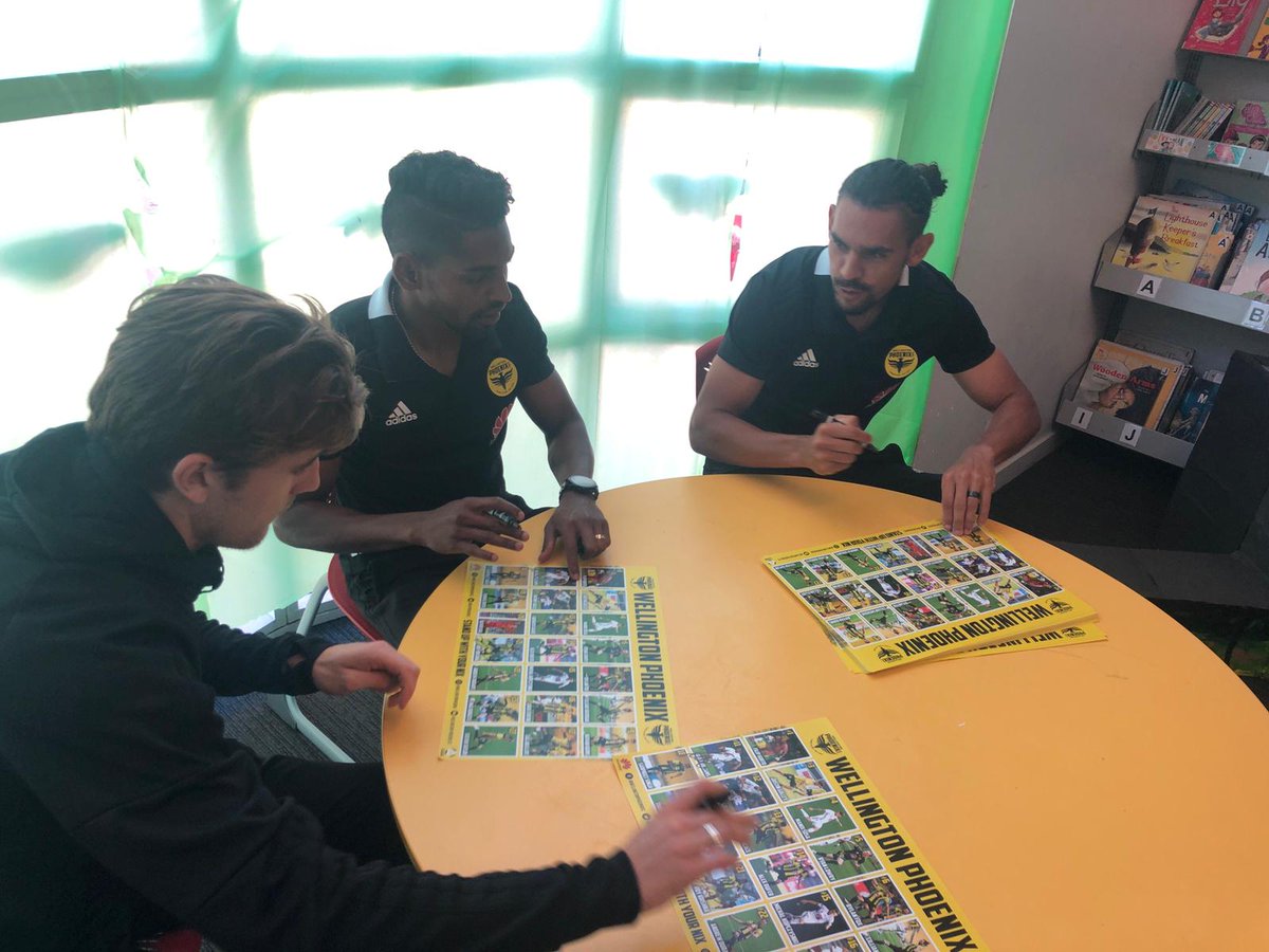 WgtnPhoenixFC's tweet photo. COMMUNITY | ๐ It was book week at Mt Cook school today as our #Nix @RoyKrishna21, @willo_15 & Burgess read to this awesome class. We think Max had the best time looking at all the fun pictures inside ๐
๐ย Keep it up kids, hope to see you soon!
#NixInTheCommunity https://t.co/ItnkZmC213
