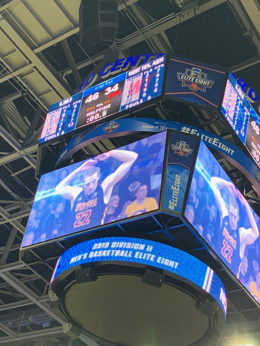 Awesome tonight at the Ford Center. USI got it done. On to the Final 4. Crazy crowd. ⁦<a href="/redbluehoops/">WNIN-FM</a>⁩