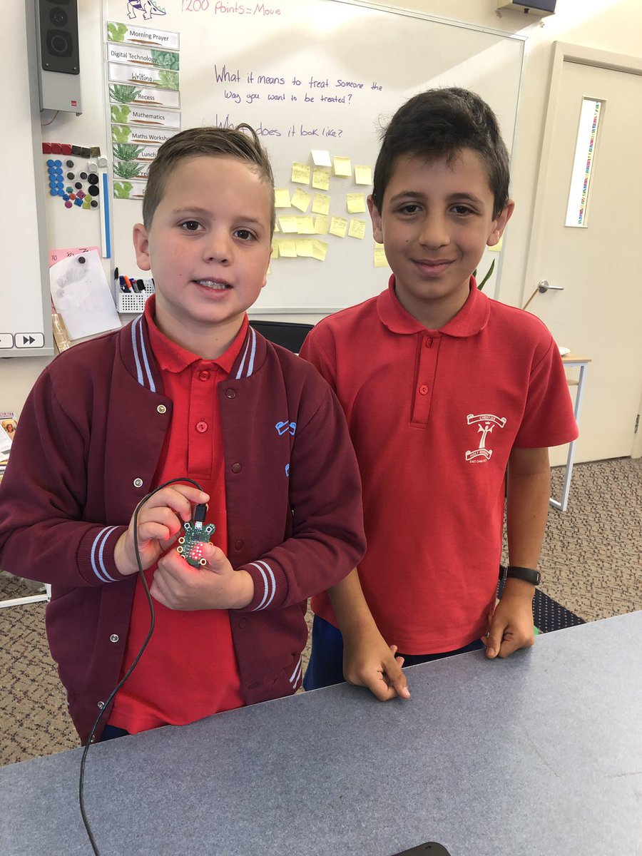 cohrgtorrisi's tweet image. Grade 3/4 students programming CodeBugs to say their names! #scrollingtext #digitech