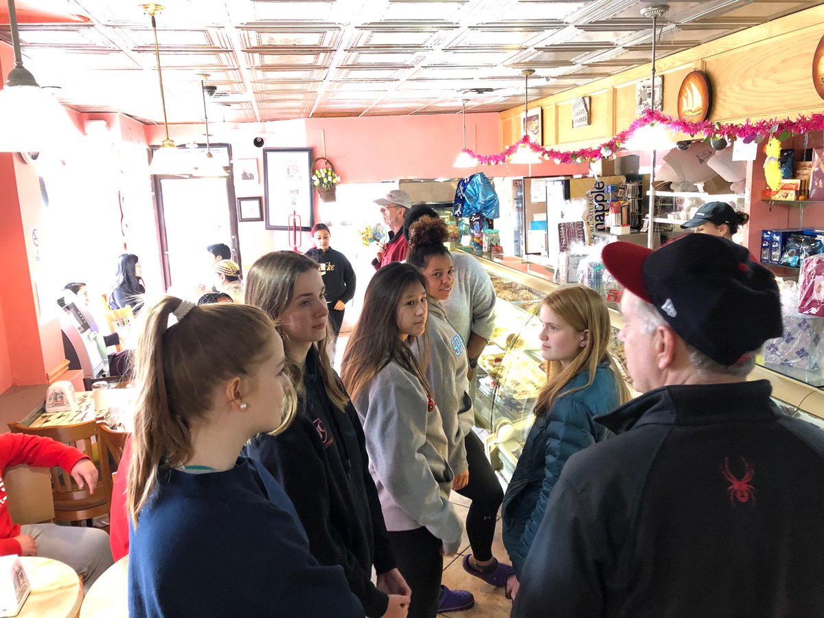 SJCMinistry's tweet photo. Day 1 from the Bronx Spring Break Christian Service Immersion: we got an Immersion tour from the #ChristianBrothers about the culture, sights, tastes, and history of the borough with tons of stories, laughs, and community building! https://t.co/rELdQT3n03