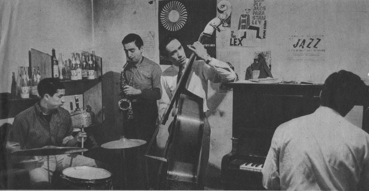 pataforismos's tweet photo. Ellos fueron la primera banda que grabó un disco de jazz en Chile el año 1963 y se llamaron Nahuel Jazz Quartet. Este tema es de ese LP y se llama Tranquilo. https://t.co/HHTIGWaxvS https://t.co/iE0SuzI4Am