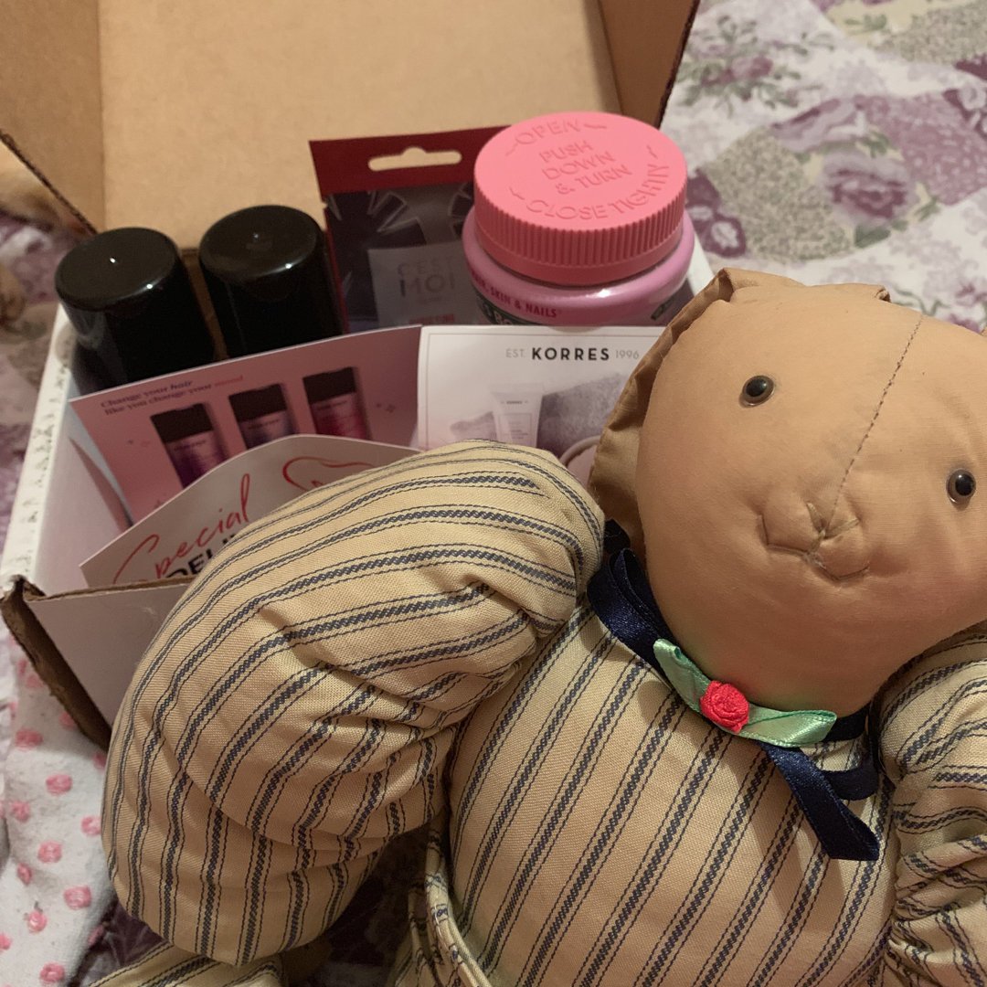 MagalyGtz19's tweet photo. #BossBabeVoxBox #WednesdayNightgoodies โค๏ธ https://t.co/Jjcg7XVd9X