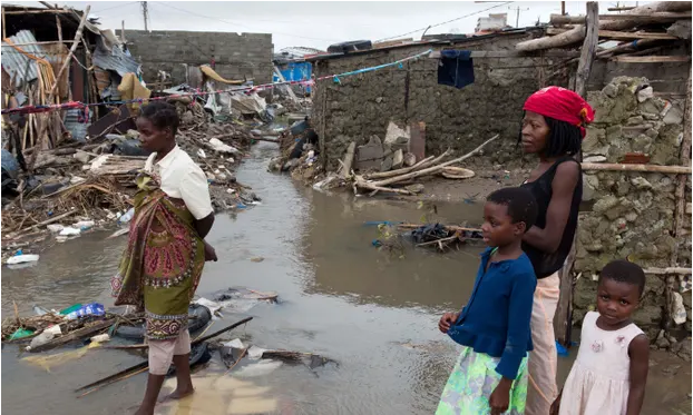 LiveSustainabl3's tweet photo. Climate change is affecting those who least cause it. Our thoughts and prayers are with the victims of cyclone Idai. We just donated to Unicef (link below). Please consider making a donation to your charity of preference.  https://t.co/5uuzl25oK8 https://t.co/5RJefwsEGz
