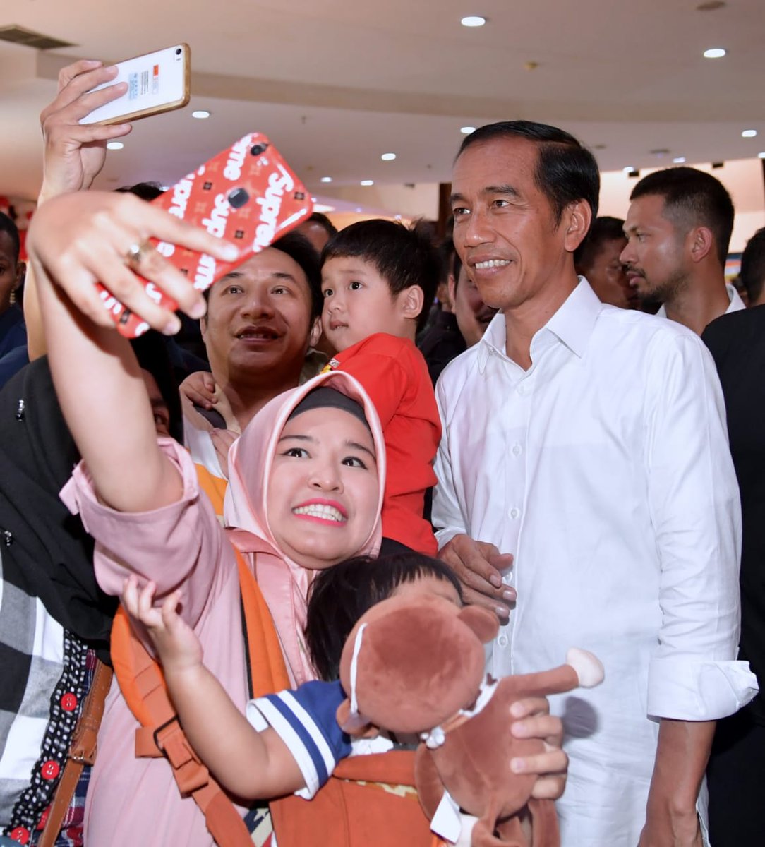 AMunhir's tweet photo. Selfi dlu #TusukPutihSaja https://t.co/dNwDwEaHtF