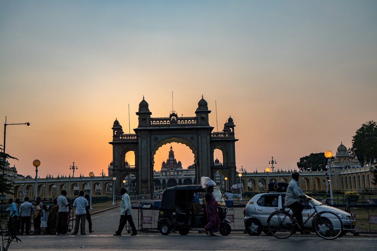 kishorevlogs's tweet photo. Spend a day in Mysore checking out a new restaurant called True Spices and took some pictures of the Mysore palace during the sunset time
#Mysore #Sunset #MysoreVlog

https://t.co/ISQWJ9Hmll https://t.co/Dt7gSyiAlj