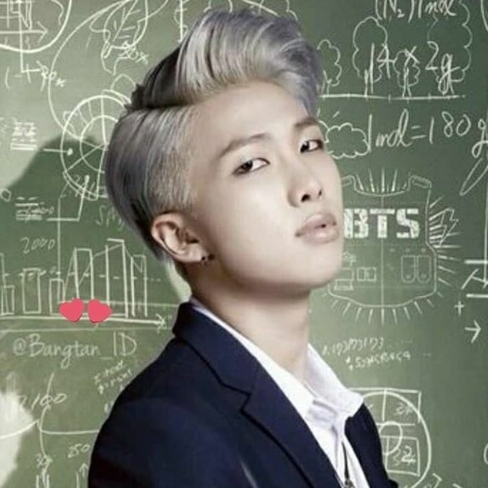 Bimaiara2's tweet photo. Quando eu penso q a Bighit ñ vai mais me passar a perna ela vem e ri da minha cara meu Deeeeeeeeeus #PERSONA #MAP_OF_THE_SOUL_PERSONA https://t.co/PmvnrJQygR