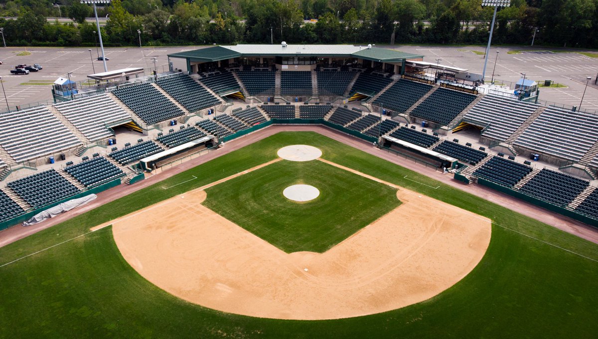 landseaairmedia's tweet photo. New Britain Bees! 🐝🐝🐝 #newbritain #newbritainct #nbct #newbritainbees #stadium #preseason #minorleague #ct #connecticut #connecticutgram #ctdrone #connecticutdrone #connecticutpictures #connecticutphotographer #dji #djimavicpro2 #topdown #topdownphotos #ctmixmaster https://t.co/FvTUO0Hzxa