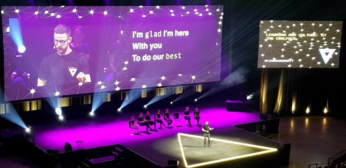 MeganM_EM's tweet photo. Where do you fit in the bigger team picture? Considering psychological safety in health care with @HumanFact0rz #SMACC @cianmcdermott https://t.co/dmOtXdCPKr